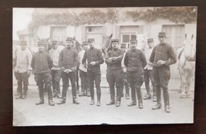 Militaires à identifier 1914/18 carte photo à identifier.(Cavalerie, officiers?) - Imagen 1 de 1