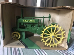ERTL 1934 John Deere Model A Tractor Green & Yellow Diecast Metal 50th Anniv. - Picture 1 of 6