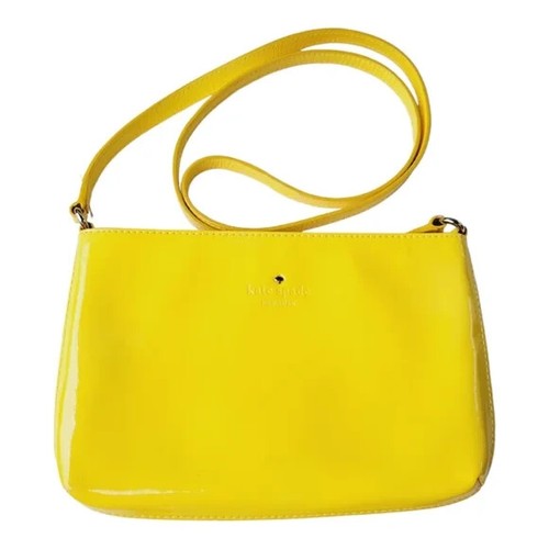 Borsa a tracolla Kate Spade New York Harrison Street Tay in pelle verniciata gialla neon
