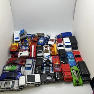 Hot Wheels And Matchbox  lot of 30+ diecast cars 1990s And 2000s - Picture 1 of 6