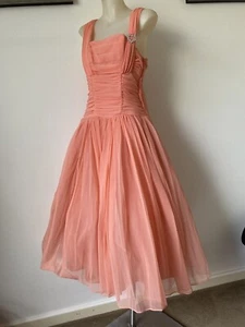 50,s Beautiful Salmon Pink Cocktail Gown. 35 “ Bust, 26 W - Picture 1 of 15
