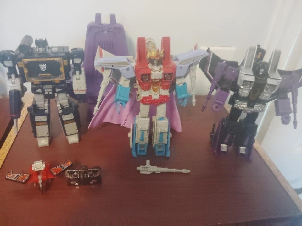 Transformers Earthrise Skywarp, Legacy United Soundwave, Coronation Starscream Foto 1 de 1