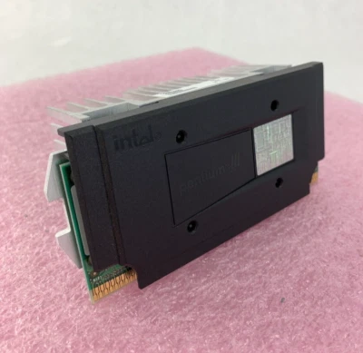 CPU Intel Pentium III 450 SL364 450/512/100/2.0V S1 de colección Foto 1 de 4