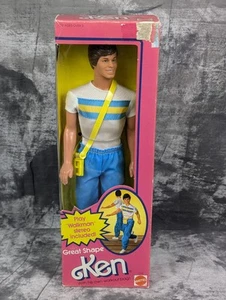 Barbie Mattel 1983 Mattel Gran Forma Ken 7318 con Walkman y Bolsa de Entrenamiento NRFB - Imagen 1 de 22