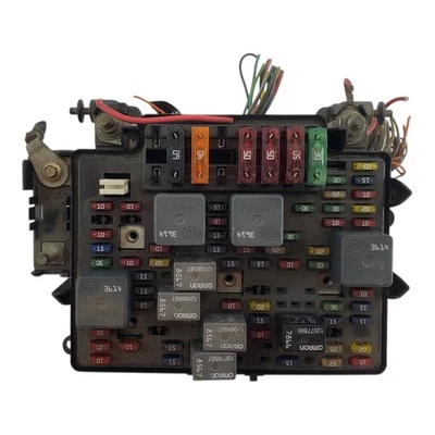 1999 - 2002 雪佛兰索罗德郊太浩保险丝盒接线原始设备制造商 12193645-09 — 第 1/3 张图片