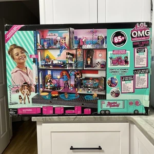 Mega LOL Surprise! OMG Echtholz Puppenhaus Herrenhaus Spielset 85 Teile BRANDNEU - Bild 1 von 12