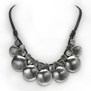 Design Toscano Bianca Necklace - Picture 1 of 1