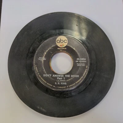 45 Record B.B. King Don't Answer The Door Part I/Part II VG - Image 1 of 2