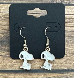 Hypoallergenic Dangle Enamel Earrings Snoopy Dog Sitting Peanuts Trendy Icon RTS - Picture 1 of 1