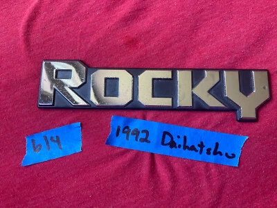 1991 Daihatsu ROCKY Fender Emblem (614) - Image 1 of 4