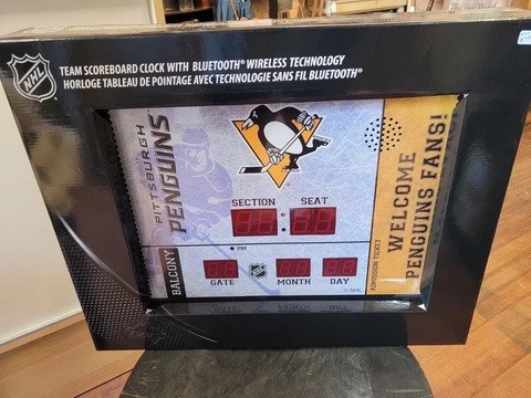 Team Sports America Pittsburgh Penguins Bluetooth Scoreboard Wall Clock NEW Cover