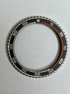 SEIKO 7006-8030 rally Sports diver. Original rotating bezel. Part 86010141 NOS - Imagen 1 de 8