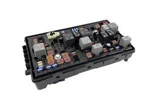 ✅2013 13-15 CHEVY MALIBU MOTOR 2.5L RELÉ CAJA DE FUSIBLES MÓDULO DE UNIÓN OEM - Imagen 1 de 3