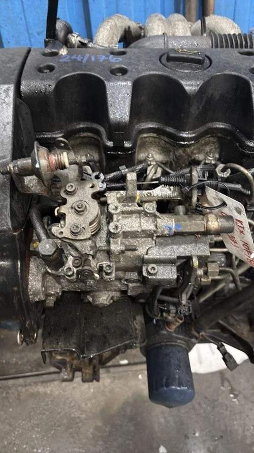 Moteur CITROEN SAXO PHASE 2 00000135AX - Photo 1/4