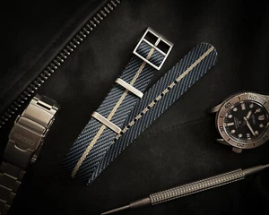 NATO Band Strap Single Pass Uhrband High Quality Nylon Twill 20mm Blau Beige - Bild 1 von 1