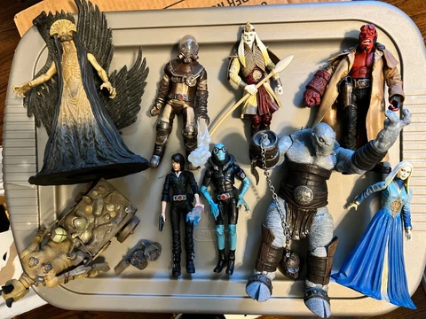Hellboy 2 Action Figure Set of 9 by Mezco 2008 7" Abe Sapien, Liz, Wink, Nuada Cover