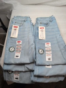 6 Wrangler Boy's Light Wash Loose Fit Straight Leg Slim Blue Denim Jeans Size 12 - Picture 1 of 4