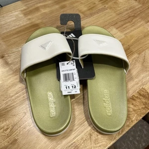 Adidas Adilette Comfort Slides Men’s 11 White Gold Metallic Womens 12 NWT $35 - Picture 1 of 7