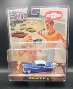 2024 M2 Machines ERROR Diorama 1957 Chevrolet Bel Air blau Hinterrad fehlt - Bild 1 von 4