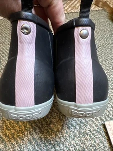 Bogs Bloom Sauvie II Chelsea Waterproof Garden Boots Size 9 EU 40 Black/Pink - Picture 1 of 10