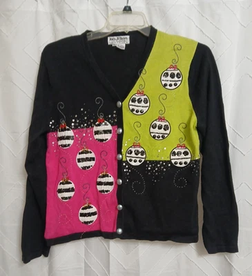 Jack B Quick Ugly Christmas Sweater Pink Black Green Ornaments Embroider... Foto 1 de 4