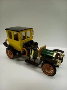 RIO 1:43 MADE IN ITALY AUTO DIE CAST BIANCHI 15/20 CV GIALLO VERDE ART 18 USATO - Foto 1 di 1