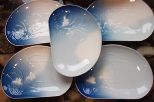 BOXED SET OF 5 JAPANESE 3D BLUE +WHITE FLORAL & LEAF ARITA STYLE HALFMOON PLATES - Picture 1 of 12