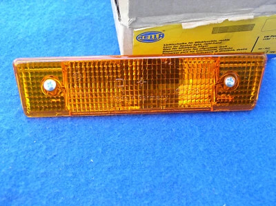 VW Passat 32B  B2 Hella Blinkerglas 2BA003817 Frontstoßstange rechts NOS - Image 1 of 4