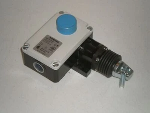 New! Siemens 3SE7140-1BF00 Rope Pull Switch 2NC, 6 Amp Free Shipping! - Picture 1 of 3