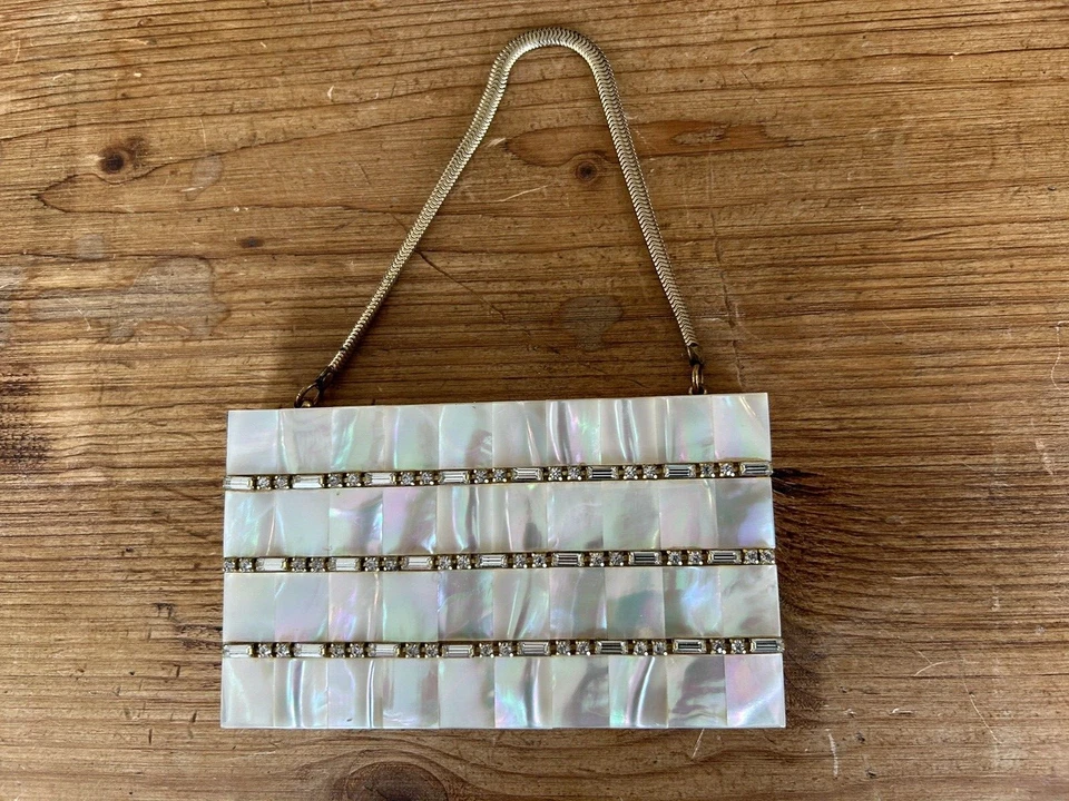 复古珍珠母手拿包 带紧凑型 Minaudiere 和水钻条纹 — 第 1/4 张图片