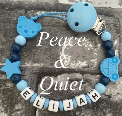 PEACE & QUIET Blauer und marineblauer Schnullerclip. Personalisierte Schnullerkette. Auto. Stern. Teddy. Chunky