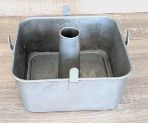 Worthmore Aluminum Square Angel Food Cake Pan Cooling Feet USA 2 Pc Tube 9x9x4 - Picture 1 of 20