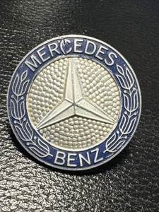 1984-93 Mercedes-Benz W201 W124 Hood Grille Emblem Vintage Genuine OEM 201880088 - Picture 1 of 7