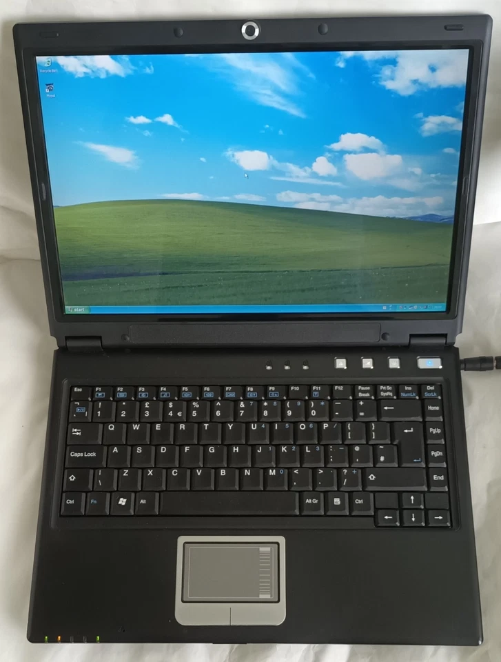 Novatech M54N M541N M550NB-0D Laptop 1GB 14.1" Intel Core Solo T1300 Windows XP - Image 1 of 4
