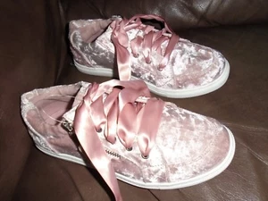 Sugar Cotton Candy Low Top Ribbon Lace Up Fashion Sneakers Girl's 4  EUC - Picture 1 of 12