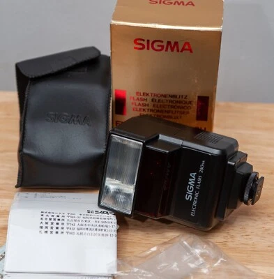 Sigma 280na vintage flash for Nikon 35mm, new old stock. - Image 1 of 2