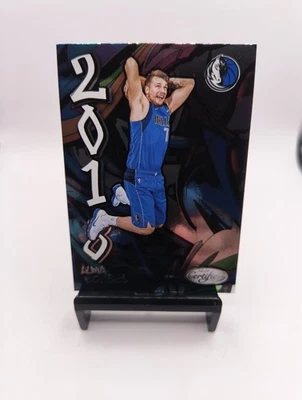 2018 Panini Certified Luka Doncic RC Graffiti Rookie Card SSP Insert #18-26 🔥🔥 - Image 1 of 4