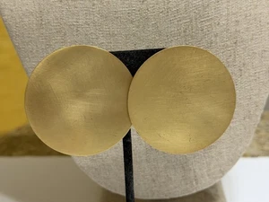 Pendientes redondos grandes enchapado en oro cepillado Tory Birch? - Imagen 1 de 7