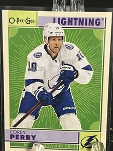 COREY PERRY----2022-23 O PEE CHEE---RETRO----TAMPA BAY---KOSTENLOSER VERSAND - Bild 1 von 2