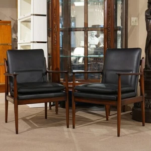 NO TARIFFS! Transitional Arm Chairs in Mahogany with Black Genuine Leather - Picture 1 of 6