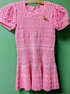 Handmade  Girls Vtg Crochet Dress Approx Size 8 With A Vtg Wooden Bird Pin MC - Picture 1 of 7