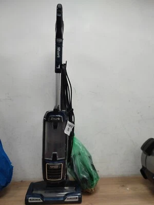 Shark Powered Lift-Away Upright Vacuum Cleaner - Grey (NV620UKT) - Image 1 of 4