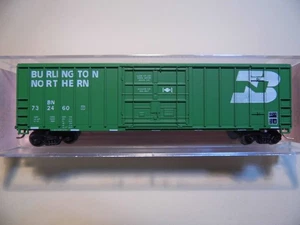 N - Roundhouse 8363 - 50' Boxcar, Burlington Northern 732460 LN M-M couplers - Picture 1 of 2
