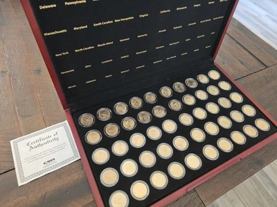 50 State Quarters in Cherrywood Case Set w/ CofA - 50 Coins - Gold Plated - Image 1 of 4