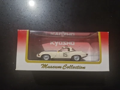 Белый родстер (гоночный) Kyosho Jaguar E Type масштаб 1:43 No15 LeMans 1963 - 03063A - Изображение 1 из 4