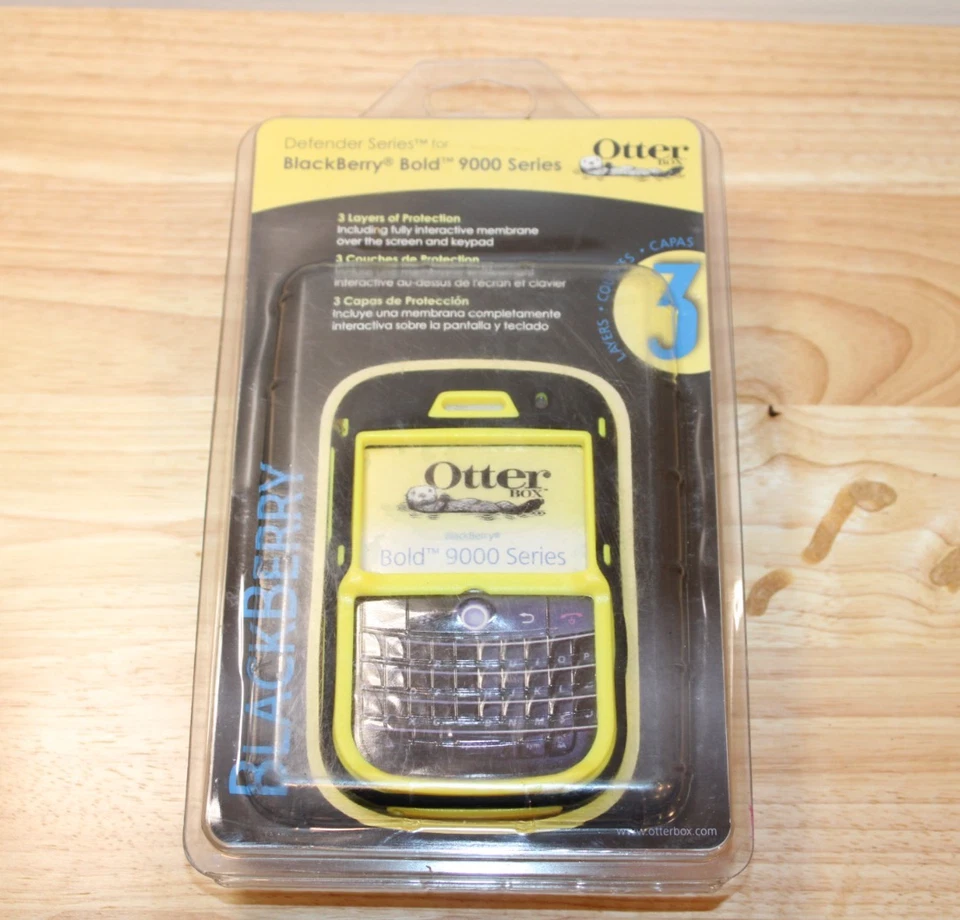 OTTERBOX BlackBerry Bold 9000 Defender Series Hybrid Rugged Case 3 Layers - Image 1 of 4