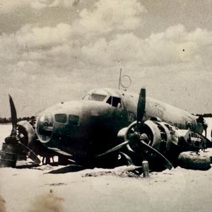 Lockheed Hudson AT-18A? Graveyard Kodachrome Dia - Bild 1 von 4