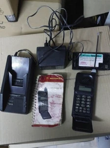 motorola microtac 2 Completo Di Tutto Batteria Supplementare Libretto Caricabatt - Foto 1 di 3