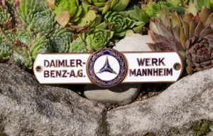 VINTAGE EMAILLE AUTO AUTO EMBLEM / KAROSSERIE BADGE # DAIMLER BENZ WERK MANNHEIM - Bild 1 von 2