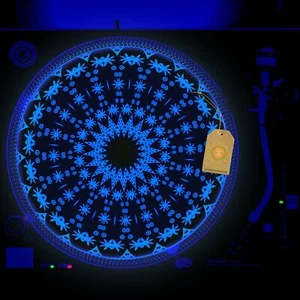 Two Moon Stars Turntable Slipmat GLOW BLACKLIGHT 12 inch - Picture 1 of 2